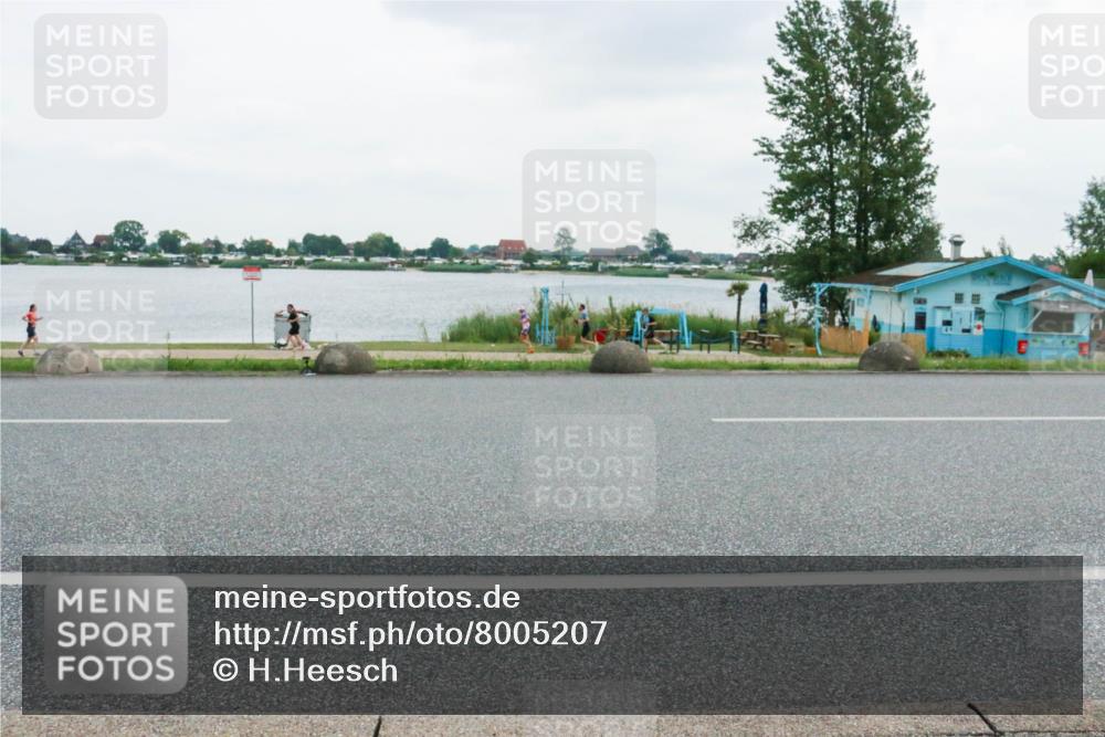 21.06.2025 - 27. Vierlanden-Triathlon H.Heesch http://msf.ph/oto/8005207 15.06.2025 13:01:40 Radfahren 1119 meine-sportfotos.de