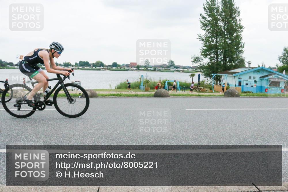 21.06.2025 - 27. Vierlanden-Triathlon H.Heesch http://msf.ph/oto/8005221 15.06.2025 13:01:55 Radfahren 1061, 1062, 1063, 1064, 1159 meine-sportfotos.de