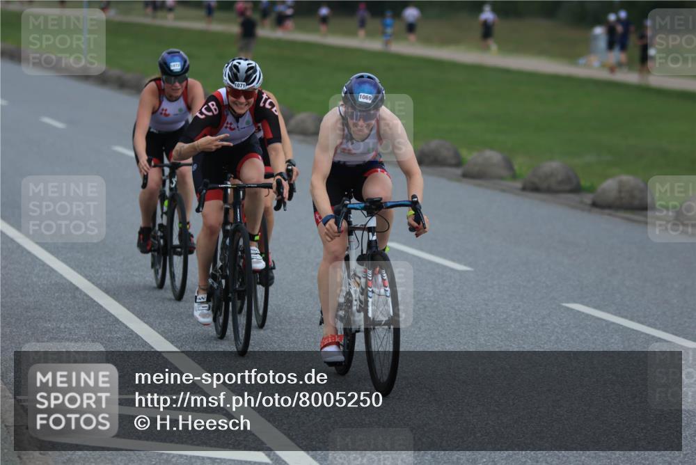 21.06.2025 - 27. Vierlanden-Triathlon H.Heesch http://msf.ph/oto/8005250 15.06.2025 13:03:30 Radfahren 1069, 1070, 1071, 1072 meine-sportfotos.de