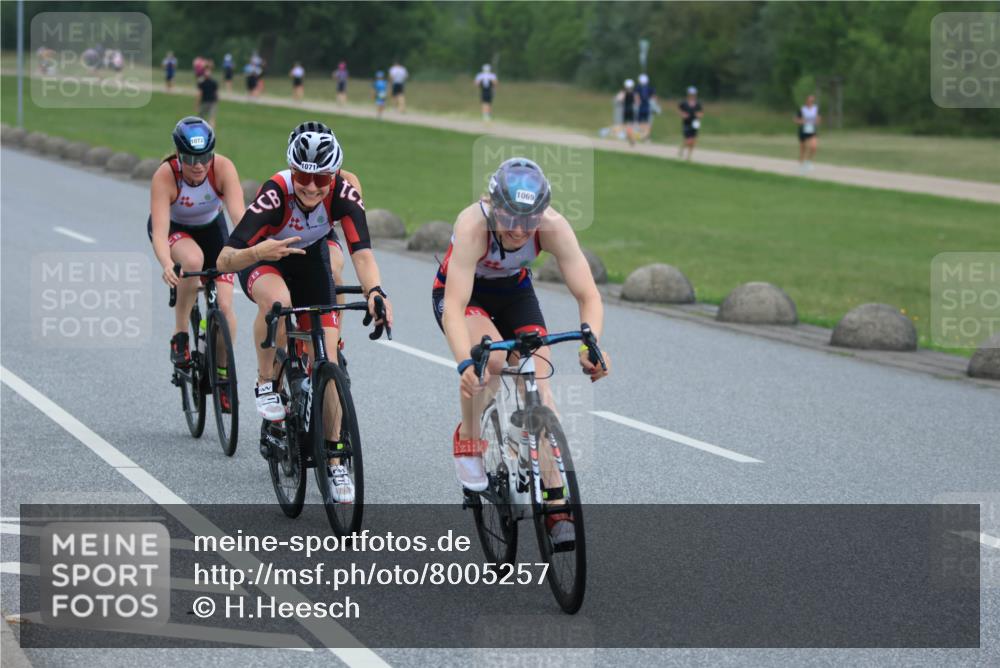 21.06.2025 - 27. Vierlanden-Triathlon H.Heesch http://msf.ph/oto/8005257 15.06.2025 13:03:31 Radfahren 1069, 1070, 1071, 1072 meine-sportfotos.de