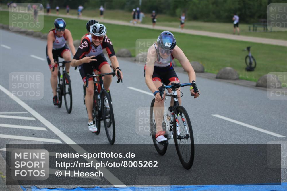 21.06.2025 - 27. Vierlanden-Triathlon H.Heesch http://msf.ph/oto/8005262 15.06.2025 13:03:31 Radfahren 1069, 1070, 1071, 1072 meine-sportfotos.de