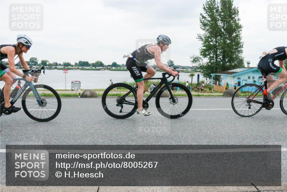 21.06.2025 - 27. Vierlanden-Triathlon H.Heesch http://msf.ph/oto/8005267 15.06.2025 13:01:56 Radfahren 1061, 1062, 1063, 1064, 1159 meine-sportfotos.de