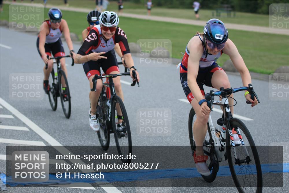 21.06.2025 - 27. Vierlanden-Triathlon H.Heesch http://msf.ph/oto/8005277 15.06.2025 13:03:31 Radfahren 1069, 1070, 1071, 1072 meine-sportfotos.de