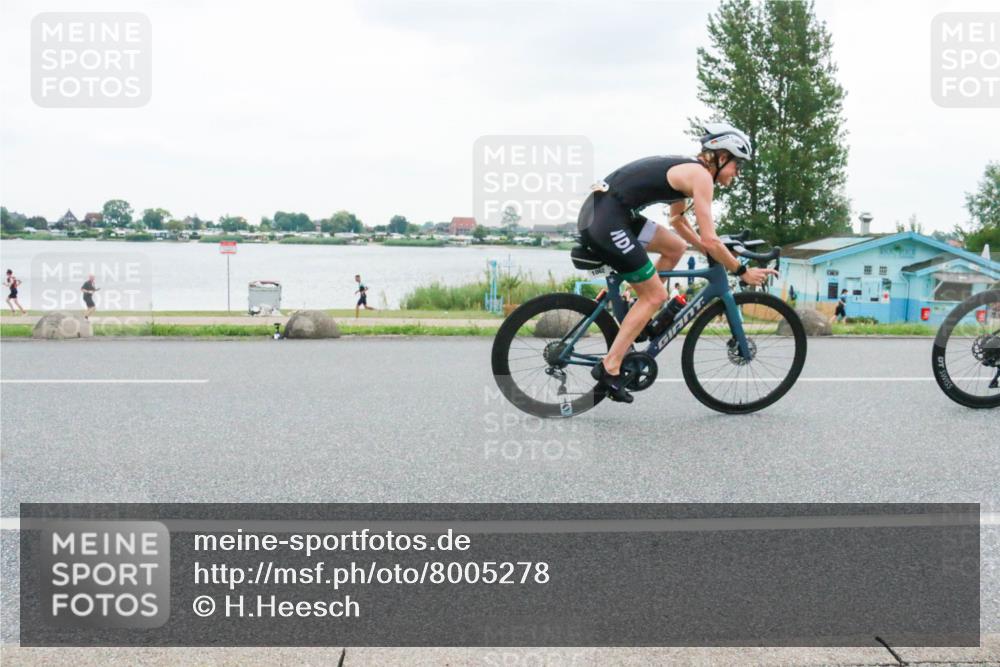 21.06.2025 - 27. Vierlanden-Triathlon H.Heesch http://msf.ph/oto/8005278 15.06.2025 13:01:56 Radfahren 1061, 1062, 1063, 1064, 1159 meine-sportfotos.de