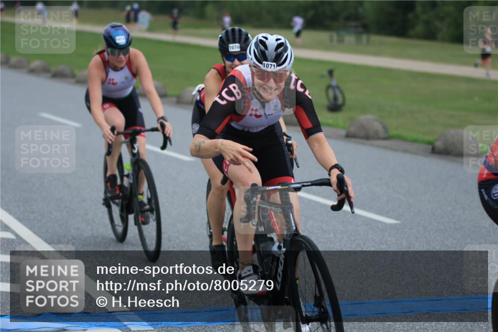 21.06.2025 - 27. Vierlanden-Triathlon H.Heesch http://msf.ph/oto/8005279 15.06.2025 13:03:31 Radfahren 1069, 1070, 1071, 1072 meine-sportfotos.de
