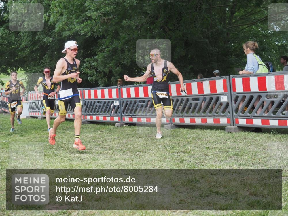 21.06.2025 - 27. Vierlanden-Triathlon KatJ http://msf.ph/oto/8005284 15.06.2025 12:58:28 Ziel 736, 1034, 1035, 1036, 1037 meine-sportfotos.de