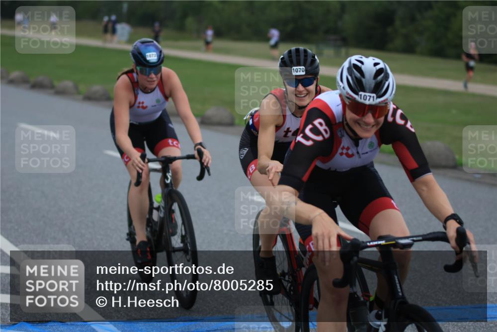 21.06.2025 - 27. Vierlanden-Triathlon H.Heesch http://msf.ph/oto/8005285 15.06.2025 13:03:32 Radfahren 1069, 1070, 1071, 1072 meine-sportfotos.de