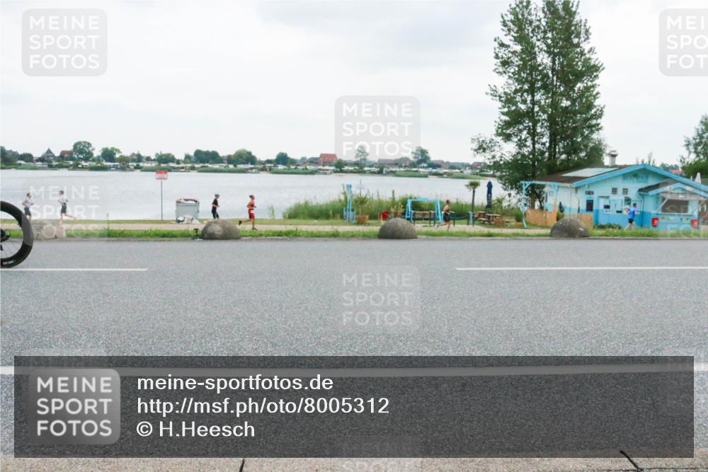 21.06.2025 - 27. Vierlanden-Triathlon H.Heesch http://msf.ph/oto/8005312 15.06.2025 13:02:10 Radfahren 1122, 1163 meine-sportfotos.de