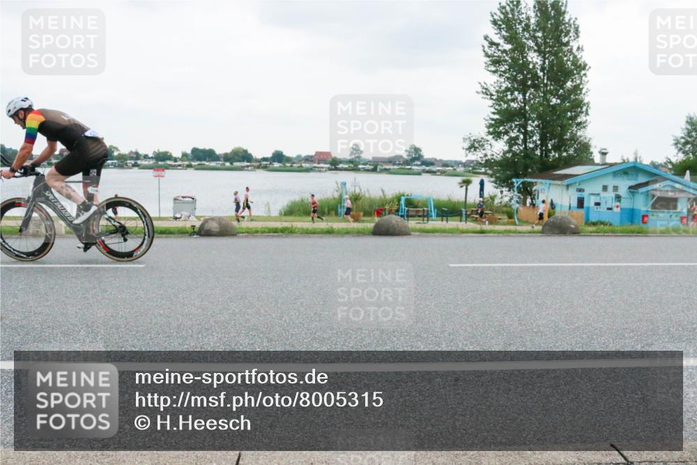 21.06.2025 - 27. Vierlanden-Triathlon H.Heesch http://msf.ph/oto/8005315 15.06.2025 13:02:20 Radfahren 1106 meine-sportfotos.de