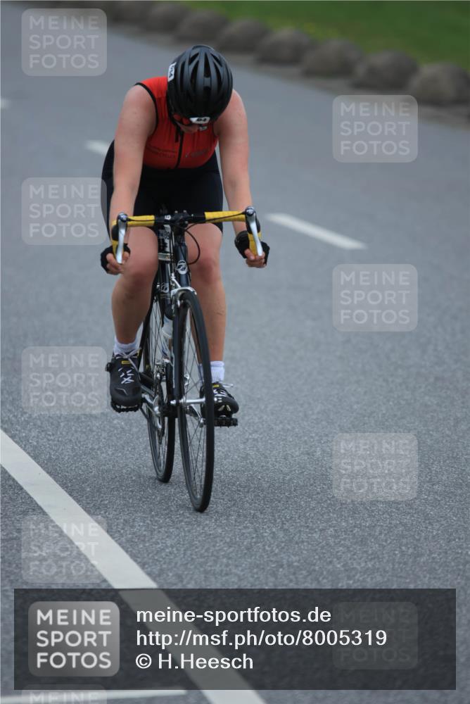 21.06.2025 - 27. Vierlanden-Triathlon H.Heesch http://msf.ph/oto/8005319 15.06.2025 13:04:28 Radfahren 894 meine-sportfotos.de