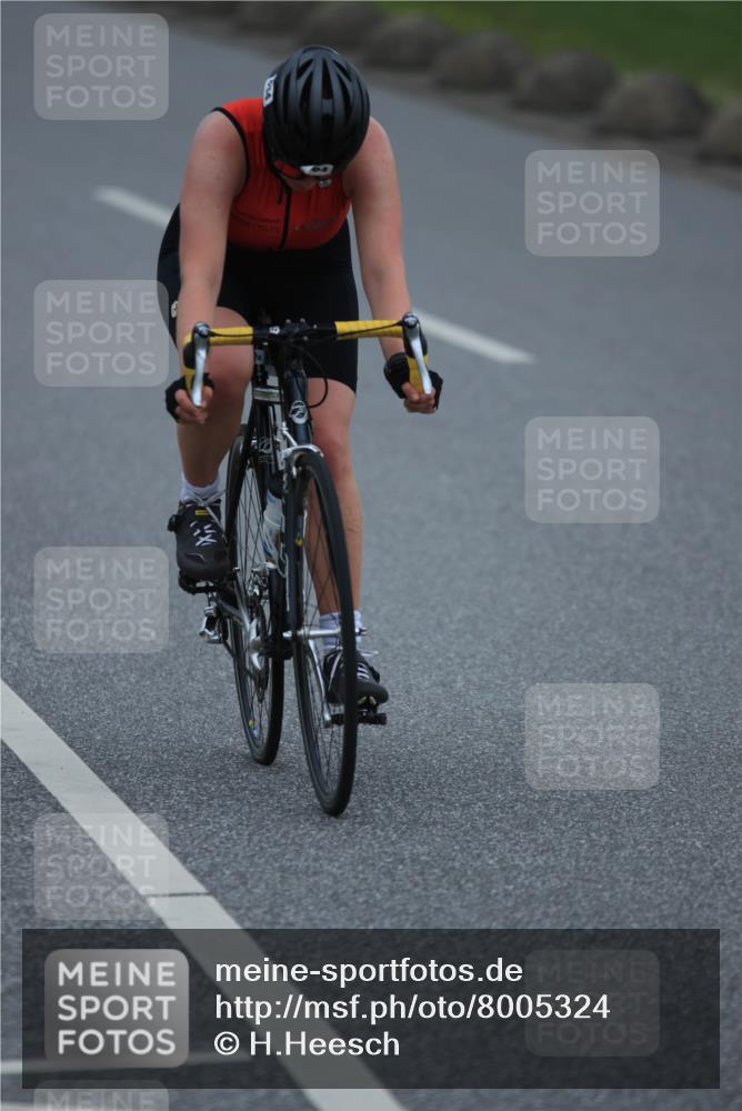 21.06.2025 - 27. Vierlanden-Triathlon H.Heesch http://msf.ph/oto/8005324 15.06.2025 13:04:28 Radfahren 894 meine-sportfotos.de