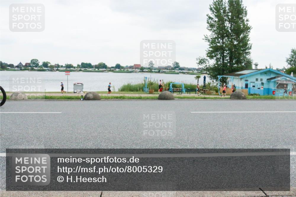 21.06.2025 - 27. Vierlanden-Triathlon H.Heesch http://msf.ph/oto/8005329 15.06.2025 13:02:26 Radfahren 1106, 1152 meine-sportfotos.de