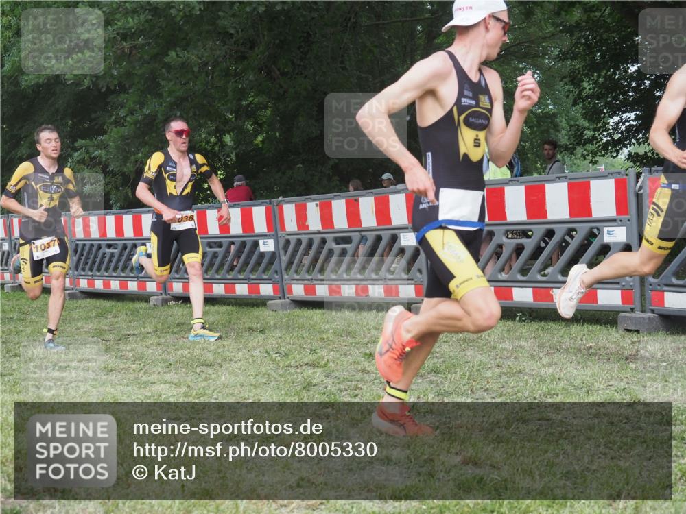 21.06.2025 - 27. Vierlanden-Triathlon KatJ http://msf.ph/oto/8005330 15.06.2025 12:58:29 Ziel 736, 1034, 1035, 1036, 1037 meine-sportfotos.de