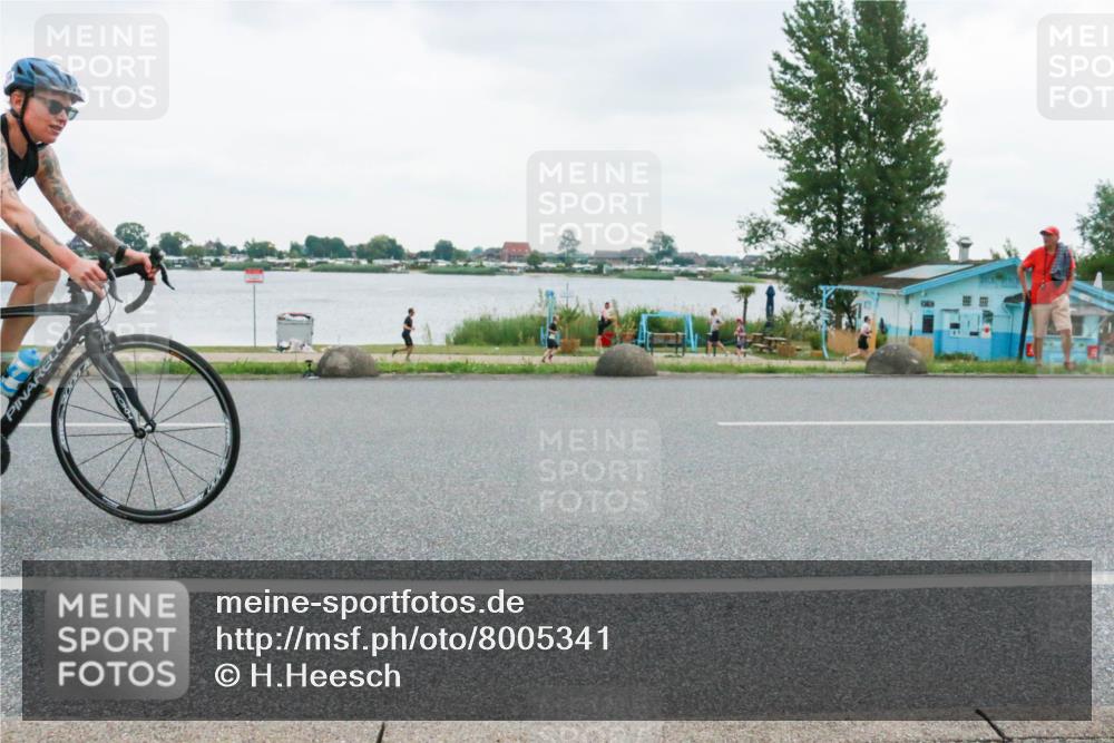21.06.2025 - 27. Vierlanden-Triathlon H.Heesch http://msf.ph/oto/8005341 15.06.2025 13:02:40 Radfahren 918, 1073, 1074, 1075, 1076 meine-sportfotos.de