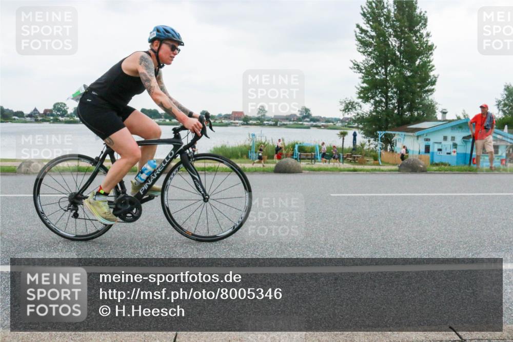 21.06.2025 - 27. Vierlanden-Triathlon H.Heesch http://msf.ph/oto/8005346 15.06.2025 13:02:40 Radfahren 918, 1073, 1074, 1075, 1076 meine-sportfotos.de