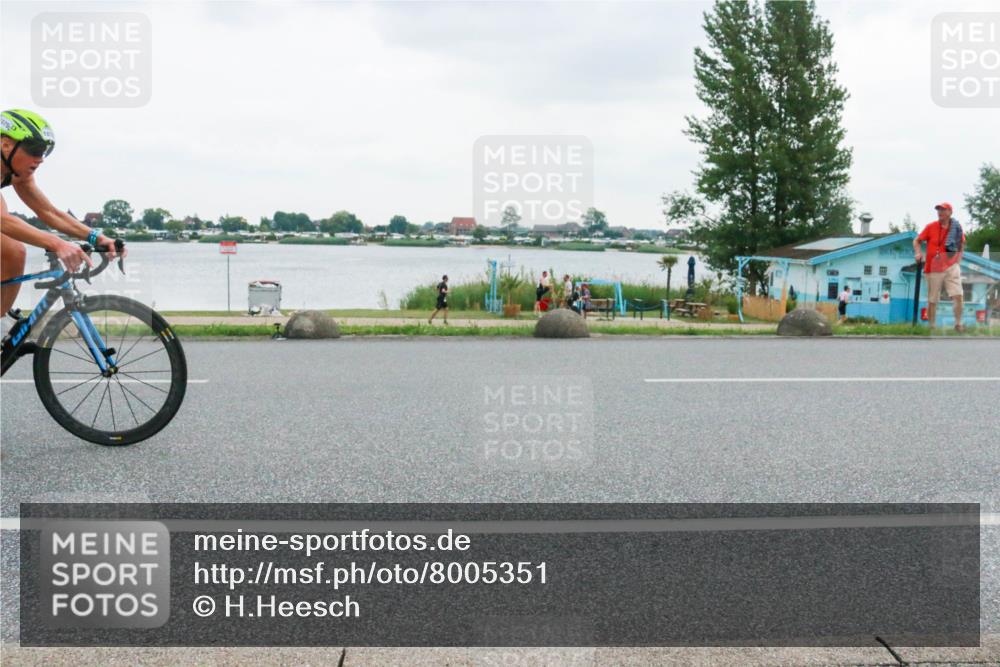 21.06.2025 - 27. Vierlanden-Triathlon H.Heesch http://msf.ph/oto/8005351 15.06.2025 13:02:41 Radfahren 918, 1073, 1074, 1075, 1076 meine-sportfotos.de