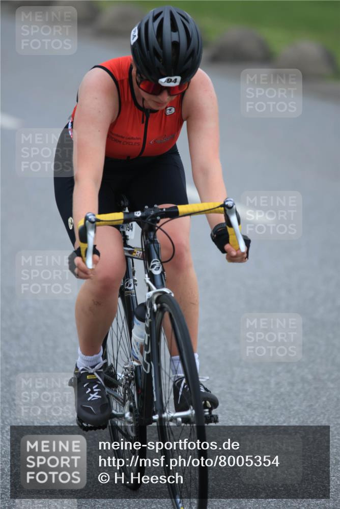 21.06.2025 - 27. Vierlanden-Triathlon H.Heesch http://msf.ph/oto/8005354 15.06.2025 13:04:29 Radfahren 894 meine-sportfotos.de