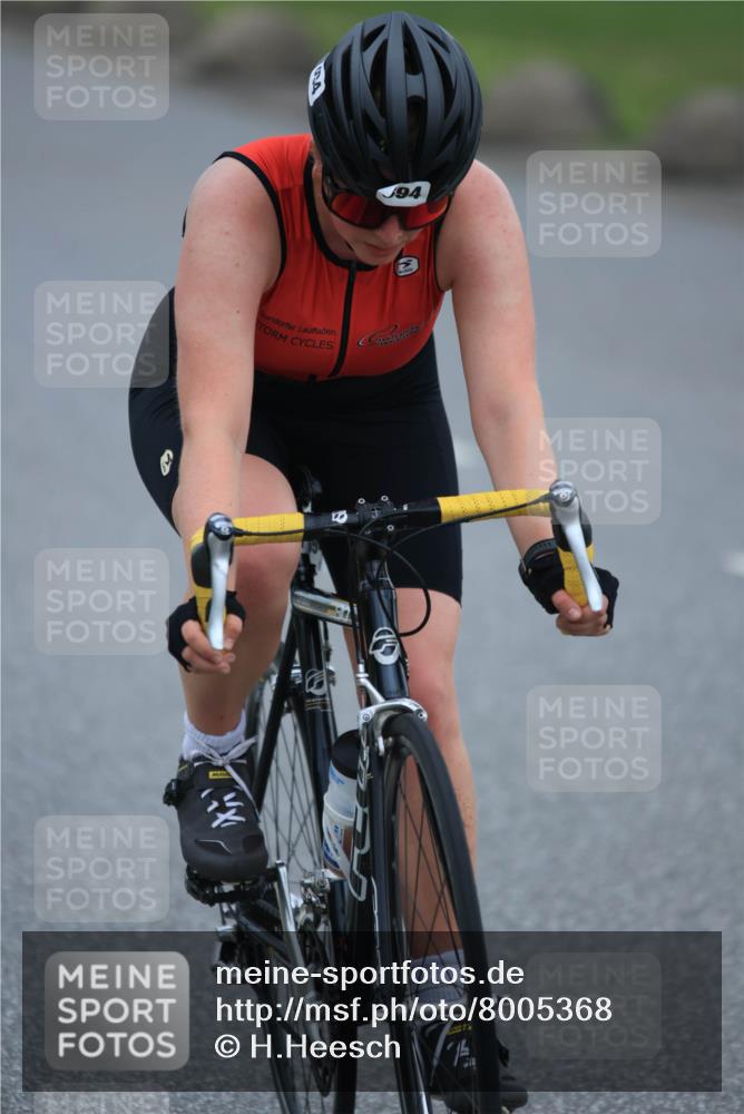21.06.2025 - 27. Vierlanden-Triathlon H.Heesch http://msf.ph/oto/8005368 15.06.2025 13:04:29 Radfahren 894 meine-sportfotos.de
