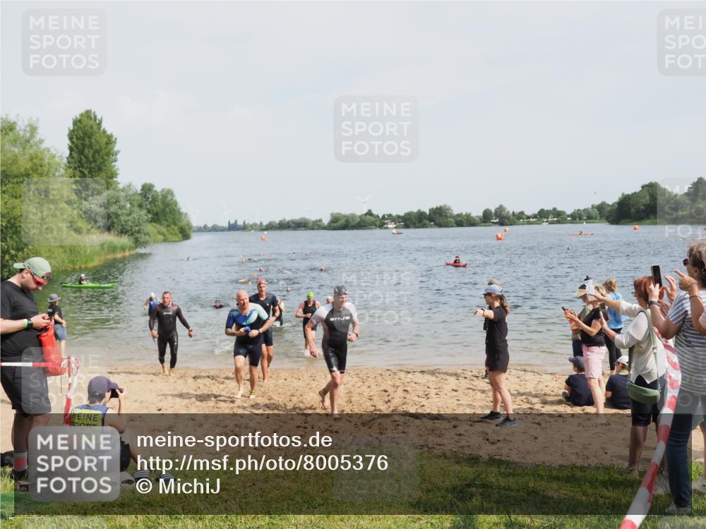 21.06.2025 - 27. Vierlanden-Triathlon MichiJ http://msf.ph/oto/8005376 15.06.2026 10:06:44 Schwimmen 367, 386, 388, 396, 423, 440, 441, 457 meine-sportfotos.de