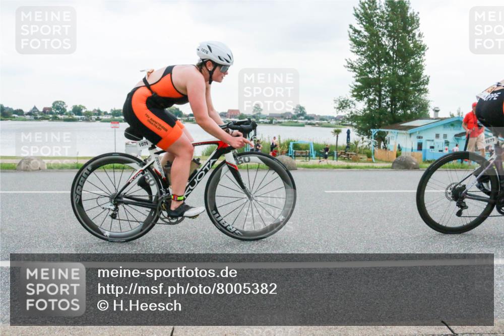 21.06.2025 - 27. Vierlanden-Triathlon H.Heesch http://msf.ph/oto/8005382 15.06.2025 13:02:42 Radfahren 918, 1073, 1074, 1075, 1076 meine-sportfotos.de