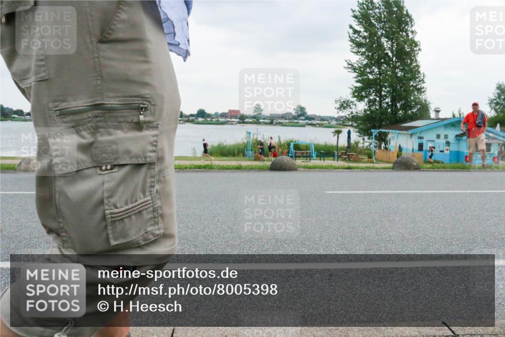 21.06.2025 - 27. Vierlanden-Triathlon H.Heesch http://msf.ph/oto/8005398 15.06.2025 13:02:50 Radfahren 1109 meine-sportfotos.de