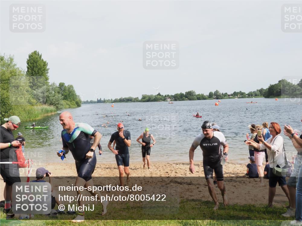 21.06.2025 - 27. Vierlanden-Triathlon MichiJ http://msf.ph/oto/8005422 15.06.2026 10:06:46 Schwimmen 367, 386, 388, 396, 423, 441, 457 meine-sportfotos.de