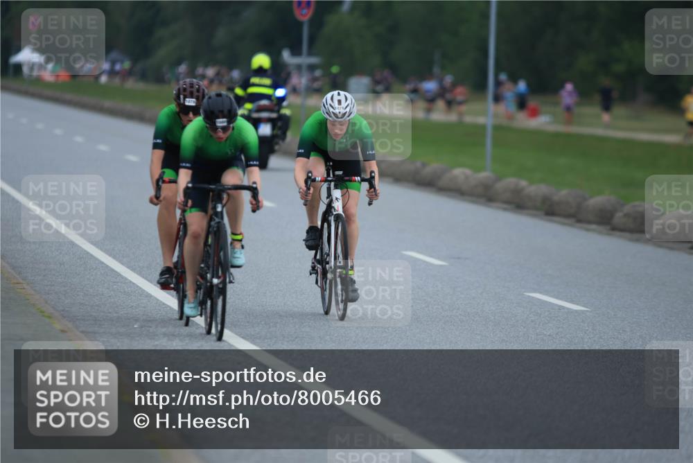 21.06.2025 - 27. Vierlanden-Triathlon H.Heesch http://msf.ph/oto/8005466 15.06.2025 13:07:19 Radfahren 1078, 1079, 1080 meine-sportfotos.de