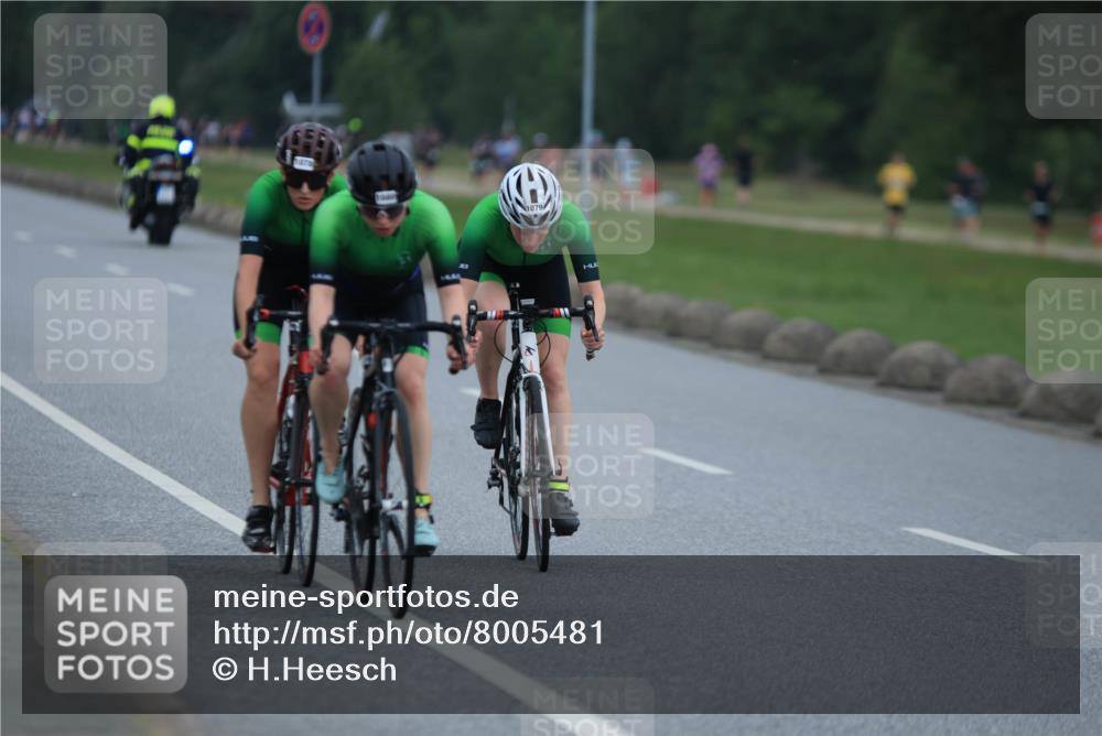 21.06.2025 - 27. Vierlanden-Triathlon H.Heesch http://msf.ph/oto/8005481 15.06.2025 13:07:20 Radfahren 1078, 1079, 1080 meine-sportfotos.de