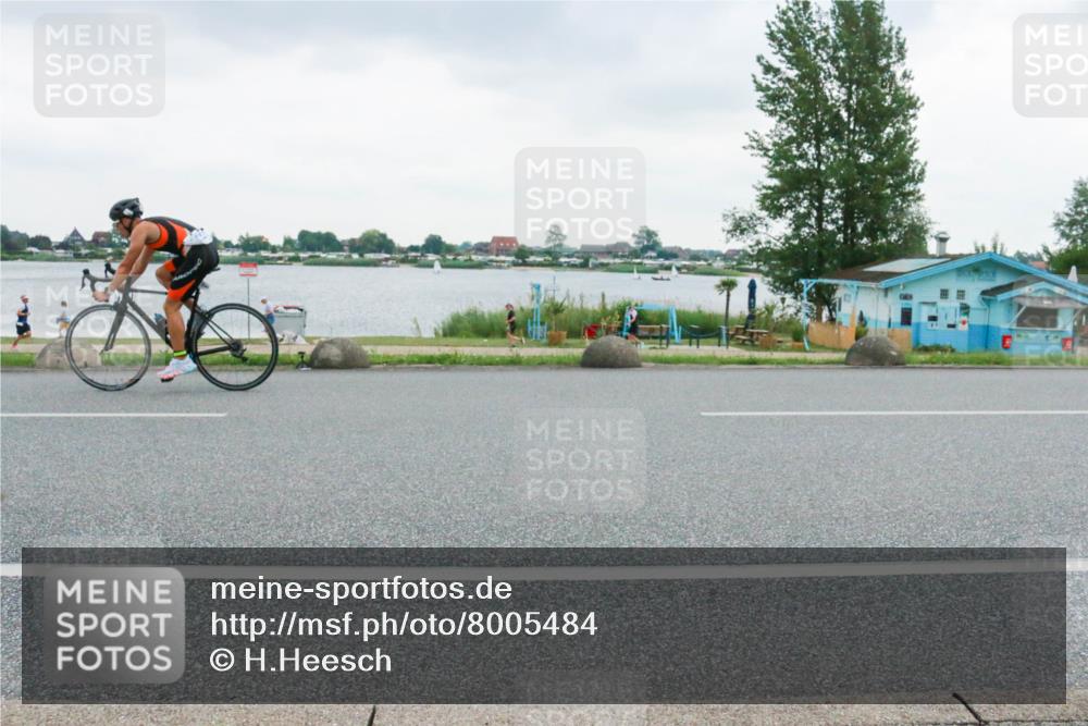 21.06.2025 - 27. Vierlanden-Triathlon H.Heesch http://msf.ph/oto/8005484 15.06.2025 13:04:13 Radfahren 1144 meine-sportfotos.de