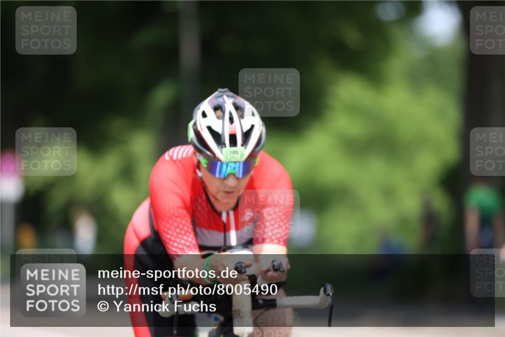 15.06.2025 - 7 Türme Triathlon Yannick Fuchs http://msf.ph/oto/8005490 15.06.2025 12:37:39 Radfahren 205, 216, 220, 228 meine-sportfotos.de