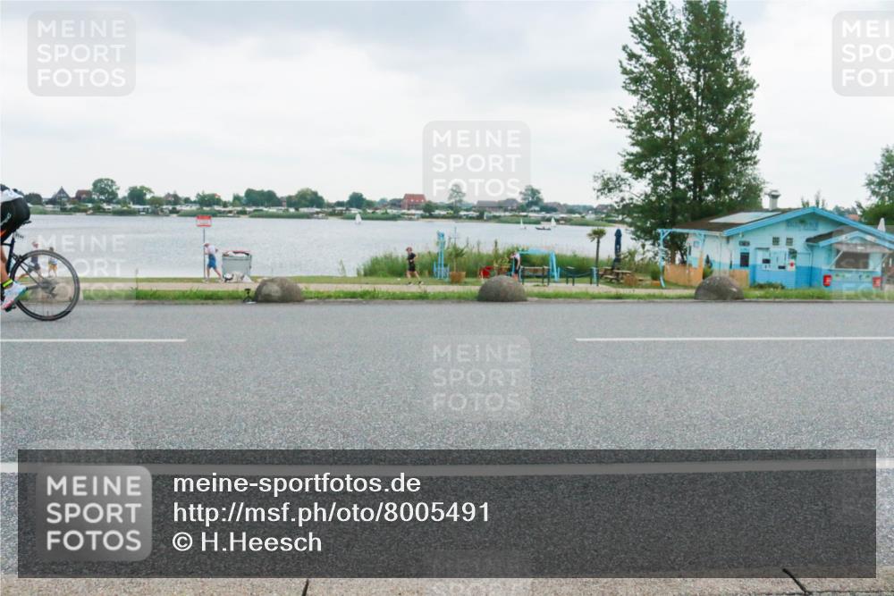 21.06.2025 - 27. Vierlanden-Triathlon H.Heesch http://msf.ph/oto/8005491 15.06.2025 13:04:13 Radfahren 1144 meine-sportfotos.de