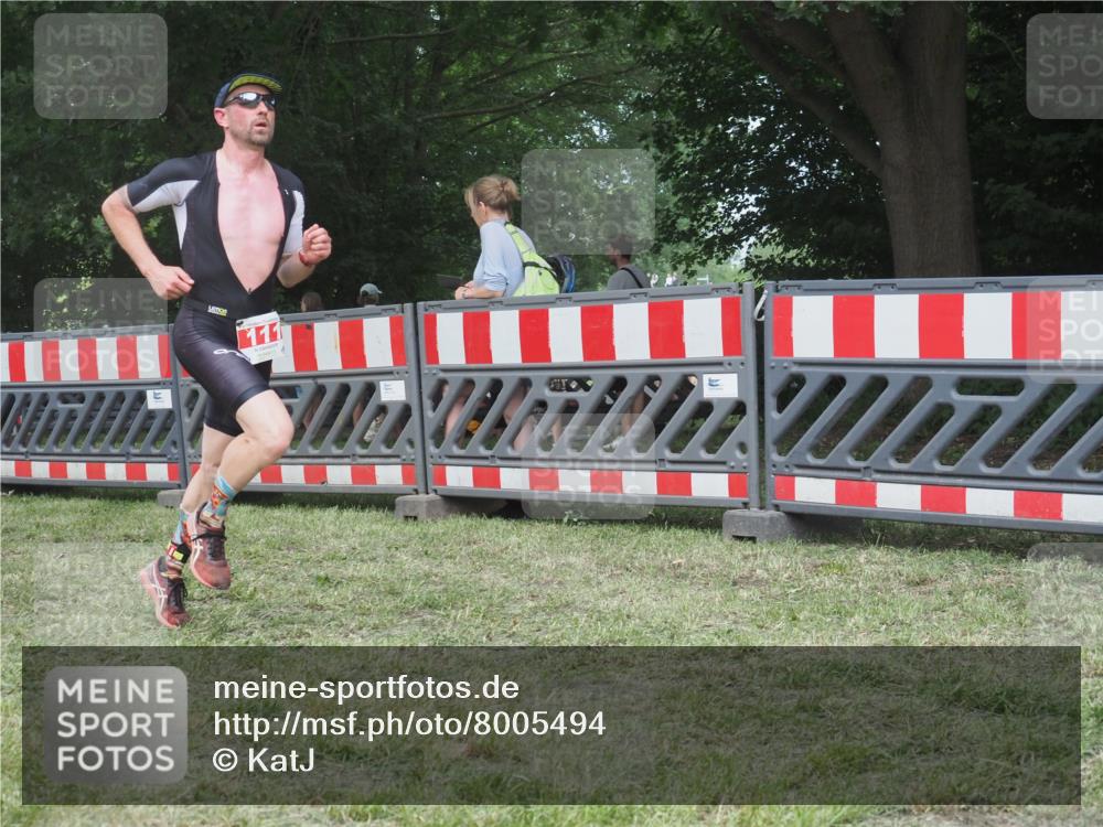 21.06.2025 - 27. Vierlanden-Triathlon KatJ http://msf.ph/oto/8005494 15.06.2025 12:58:40 Ziel 111, 122, 662, 995, 996, 997, 998, 1010, 1011, 1012 meine-sportfotos.de