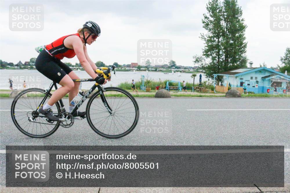 21.06.2025 - 27. Vierlanden-Triathlon H.Heesch http://msf.ph/oto/8005501 15.06.2025 13:04:32 Radfahren 894 meine-sportfotos.de