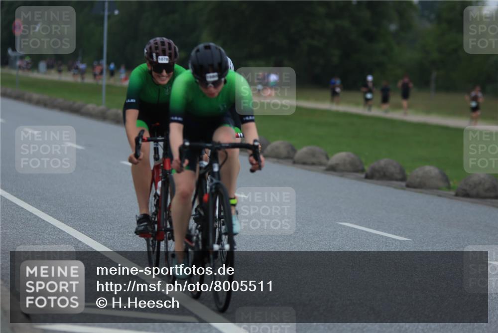 21.06.2025 - 27. Vierlanden-Triathlon H.Heesch http://msf.ph/oto/8005511 15.06.2025 13:07:21 Radfahren 1078, 1079, 1080 meine-sportfotos.de