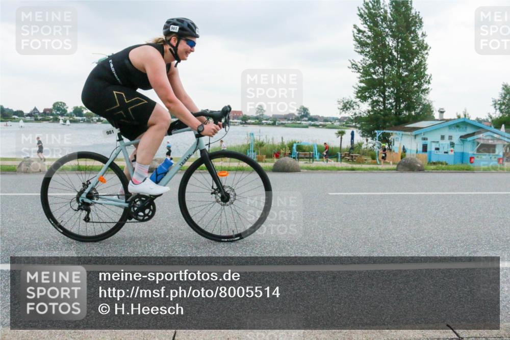 21.06.2025 - 27. Vierlanden-Triathlon H.Heesch http://msf.ph/oto/8005514 15.06.2025 13:05:37 Radfahren 981 meine-sportfotos.de