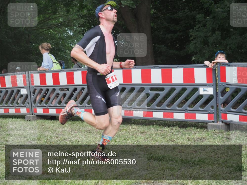 21.06.2025 - 27. Vierlanden-Triathlon KatJ http://msf.ph/oto/8005530 15.06.2025 12:58:40 Ziel 111, 122, 662, 995, 996, 997, 998, 1010, 1011, 1012 meine-sportfotos.de