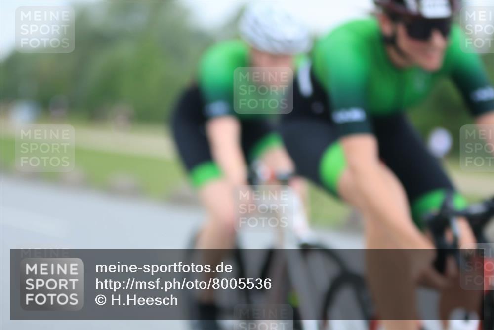 21.06.2025 - 27. Vierlanden-Triathlon H.Heesch http://msf.ph/oto/8005536 15.06.2025 13:07:23 Radfahren 1078, 1079, 1080 meine-sportfotos.de