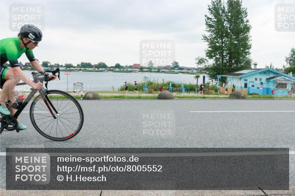 21.06.2025 - 27. Vierlanden-Triathlon H.Heesch http://msf.ph/oto/8005552 15.06.2025 13:07:23 Radfahren 1078, 1079, 1080 meine-sportfotos.de