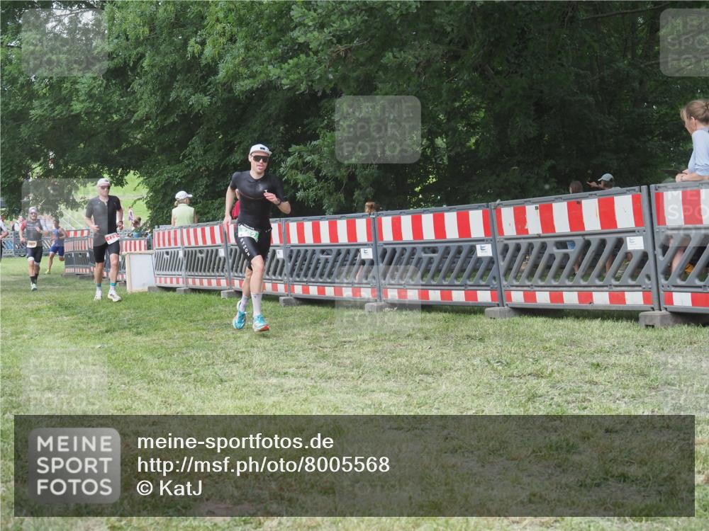 21.06.2025 - 27. Vierlanden-Triathlon KatJ http://msf.ph/oto/8005568 15.06.2025 12:58:44 Ziel 122, 662, 995, 996, 997, 998, 1010, 1011, 1012, 1013, 1038 meine-sportfotos.de