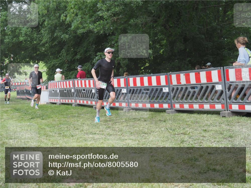 21.06.2025 - 27. Vierlanden-Triathlon KatJ http://msf.ph/oto/8005580 15.06.2025 12:58:44 Ziel 122, 662, 995, 996, 997, 998, 1010, 1011, 1012, 1013, 1038 meine-sportfotos.de