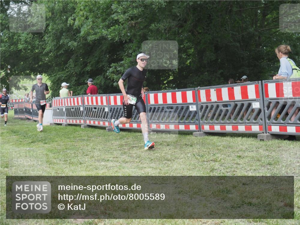 21.06.2025 - 27. Vierlanden-Triathlon KatJ http://msf.ph/oto/8005589 15.06.2025 12:58:44 Ziel 122, 662, 995, 996, 997, 998, 1010, 1011, 1012, 1013, 1038 meine-sportfotos.de