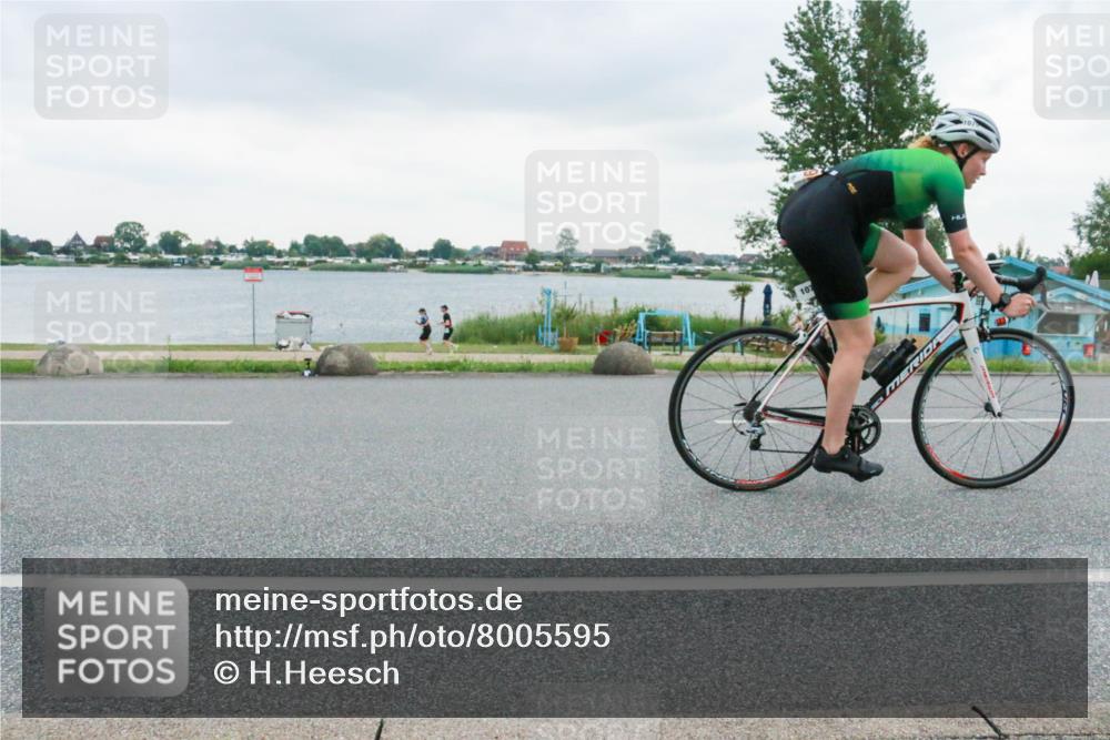 21.06.2025 - 27. Vierlanden-Triathlon H.Heesch http://msf.ph/oto/8005595 15.06.2025 13:07:24 Radfahren 1078, 1079, 1080 meine-sportfotos.de