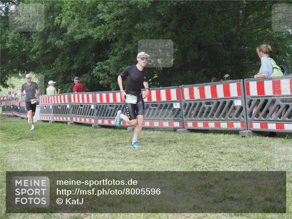 21.06.2025 - 27. Vierlanden-Triathlon KatJ http://msf.ph/oto/8005596 15.06.2025 12:58:44 Ziel 122, 662, 995, 996, 997, 998, 1010, 1011, 1012, 1013, 1038 meine-sportfotos.de