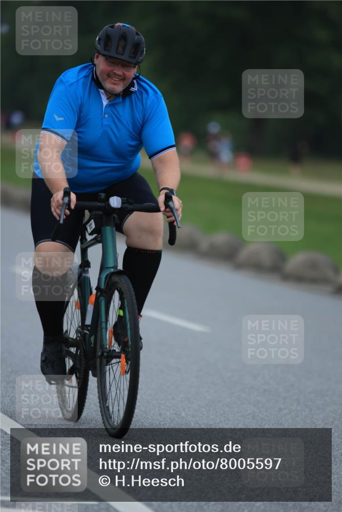 21.06.2025 - 27. Vierlanden-Triathlon H.Heesch http://msf.ph/oto/8005597 15.06.2025 13:07:46 Radfahren 812, 1085, 1086, 1087, 1088 meine-sportfotos.de