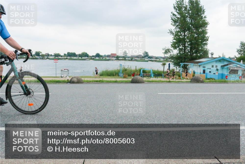 21.06.2025 - 27. Vierlanden-Triathlon H.Heesch http://msf.ph/oto/8005603 15.06.2025 13:07:49 Radfahren 812 meine-sportfotos.de