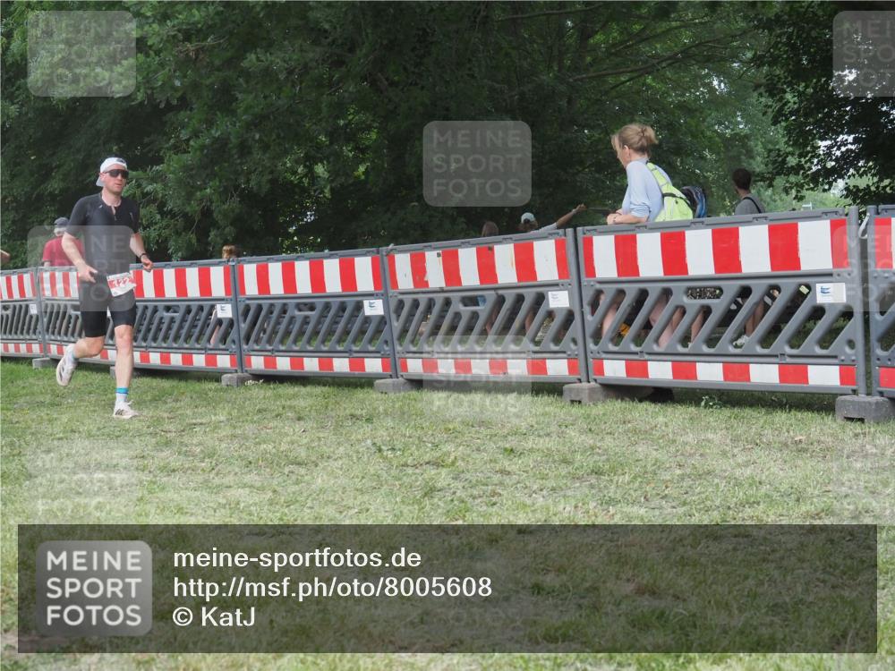 21.06.2025 - 27. Vierlanden-Triathlon KatJ http://msf.ph/oto/8005608 15.06.2025 12:58:46 Ziel 122, 662, 995, 996, 997, 998, 1010, 1011, 1012, 1013, 1038 meine-sportfotos.de