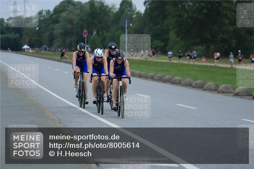 21.06.2025 - 27. Vierlanden-Triathlon H.Heesch http://msf.ph/oto/8005614 15.06.2025 13:07:53 Radfahren 1085, 1086, 1087, 1088, 1121 meine-sportfotos.de