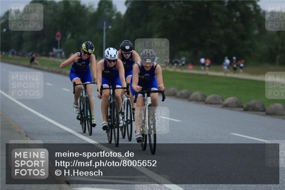 21.06.2025 - 27. Vierlanden-Triathlon H.Heesch http://msf.ph/oto/8005652 15.06.2025 13:07:54 Radfahren 1085, 1086, 1087, 1088, 1121 meine-sportfotos.de