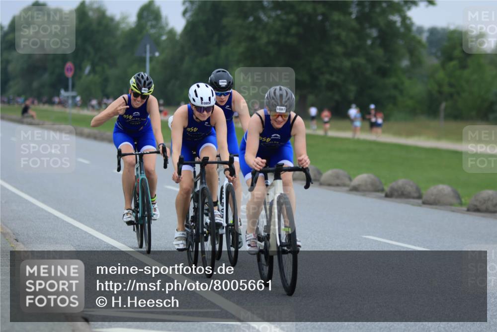 21.06.2025 - 27. Vierlanden-Triathlon H.Heesch http://msf.ph/oto/8005661 15.06.2025 13:07:54 Radfahren 1085, 1086, 1087, 1088, 1121 meine-sportfotos.de