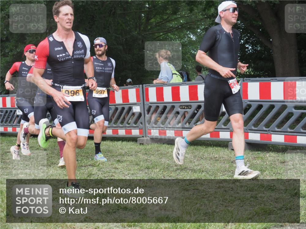 21.06.2025 - 27. Vierlanden-Triathlon KatJ http://msf.ph/oto/8005667 15.06.2025 12:58:48 Ziel 122, 995, 996, 997, 998, 1010, 1011, 1012, 1013, 1038 meine-sportfotos.de
